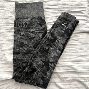 BLACK CAMO GYMSHARK SEAMLESS LEGGINGS